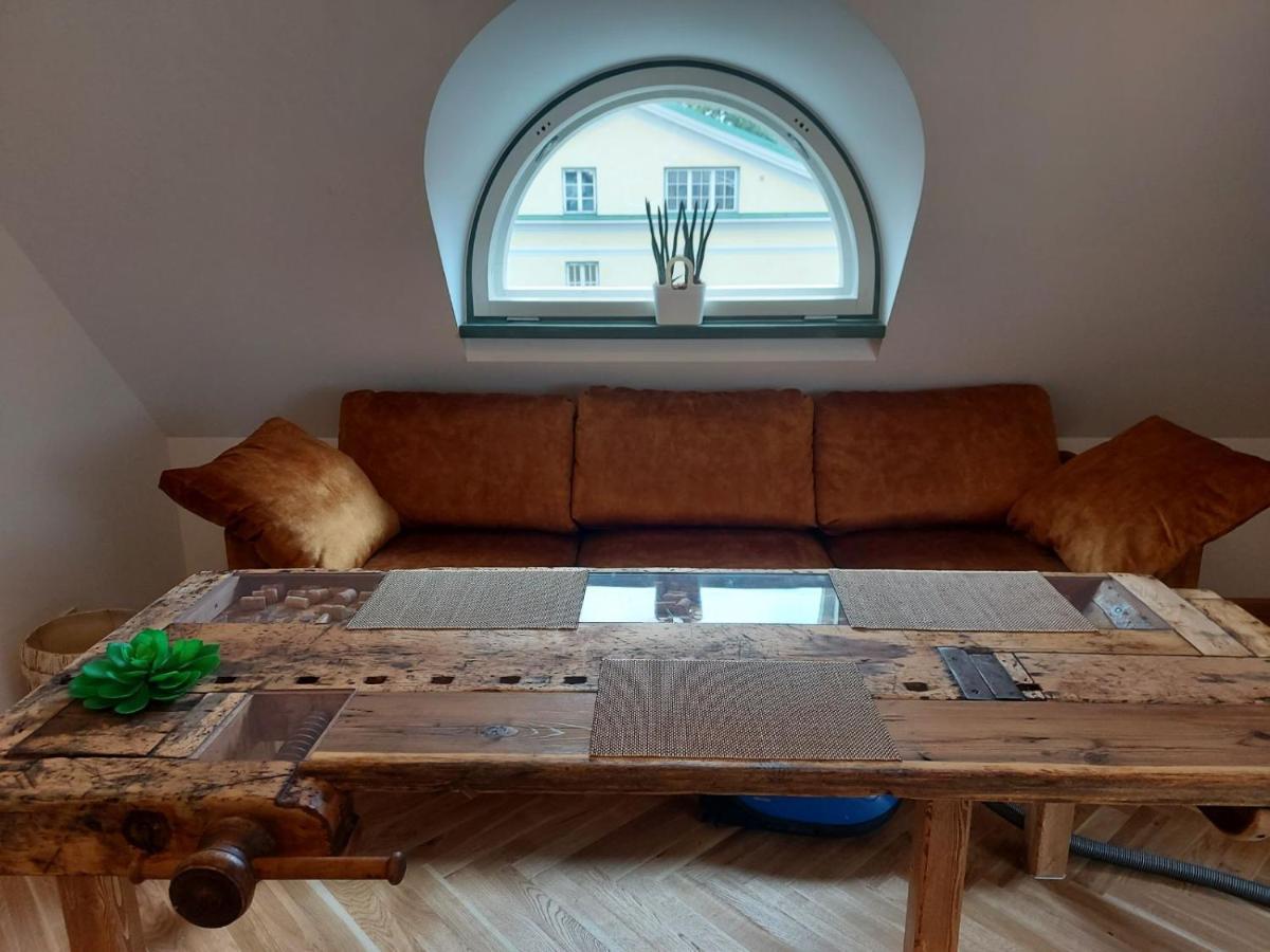 Modern History Apartment Talin Exterior foto