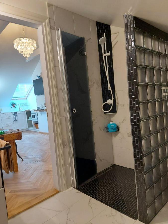 Modern History Apartment Talin Exterior foto