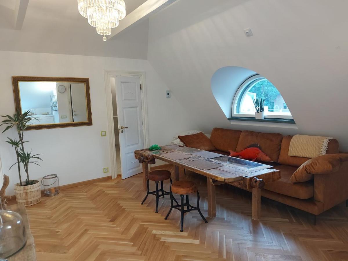 Modern History Apartment Talin Exterior foto