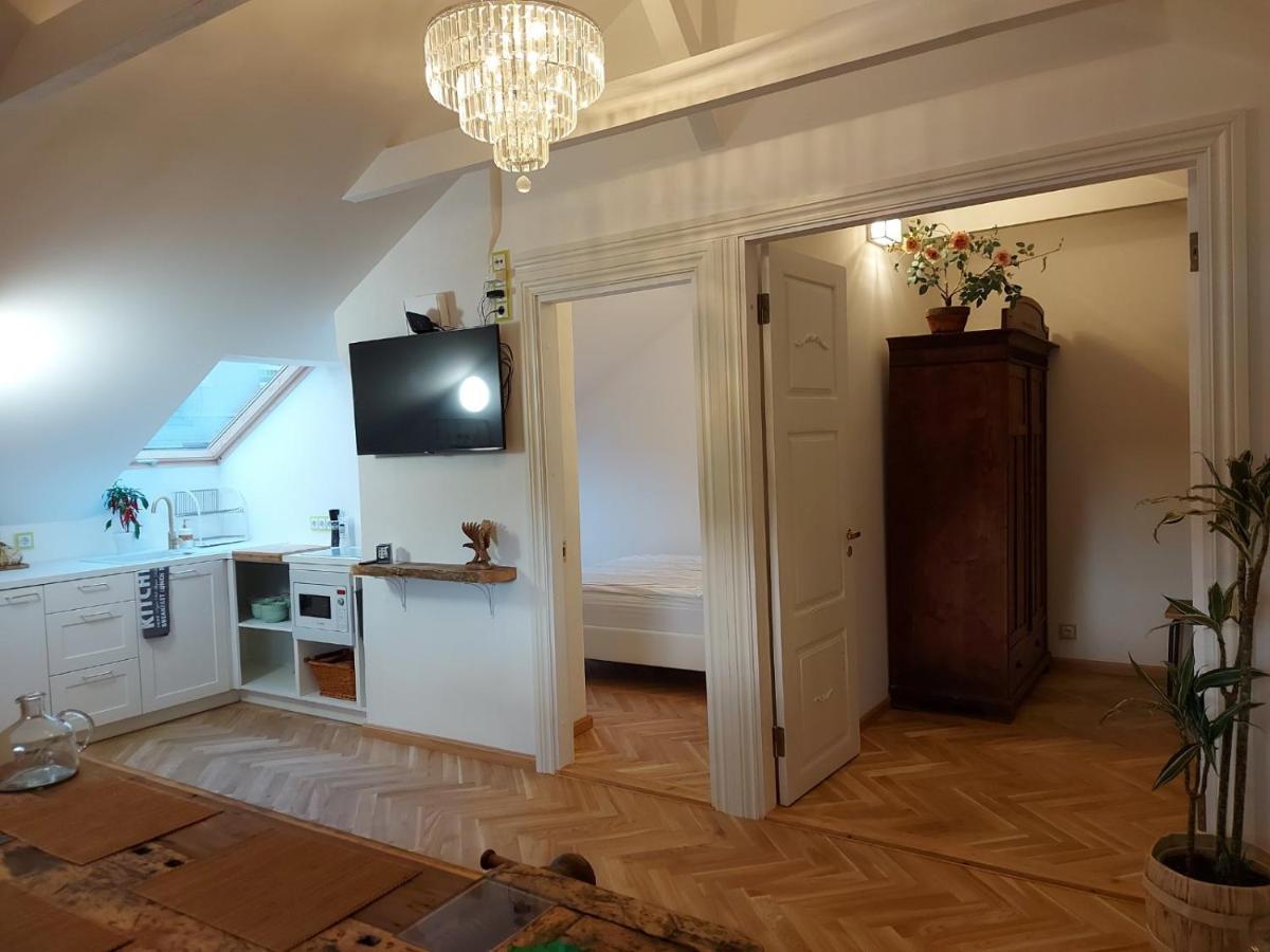 Modern History Apartment Talin Exterior foto