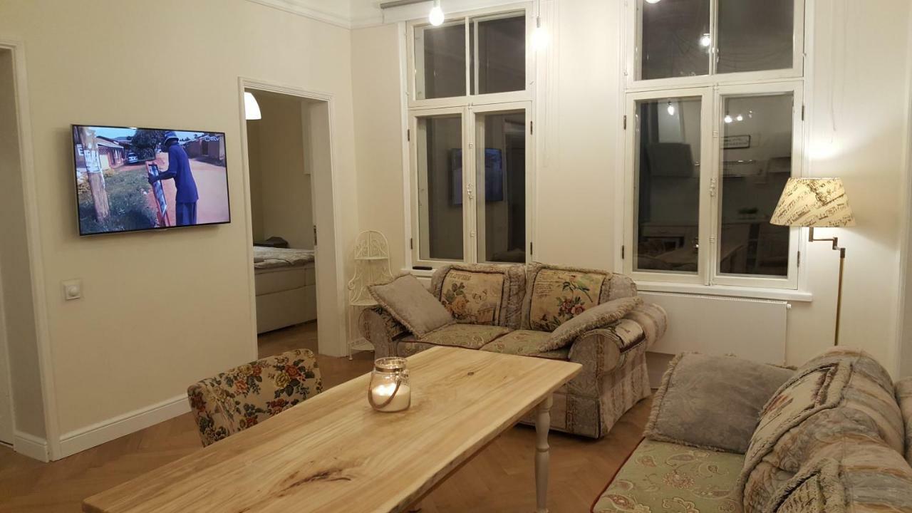 Modern History Apartment Talin Exterior foto