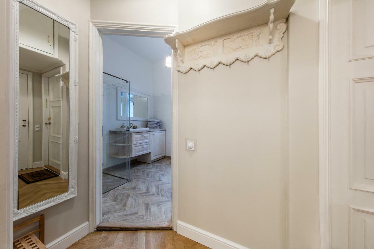 Modern History Apartment Talin Exterior foto