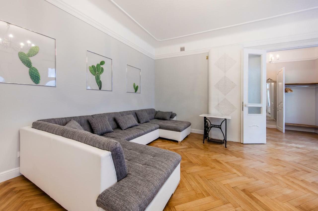 Modern History Apartment Talin Exterior foto