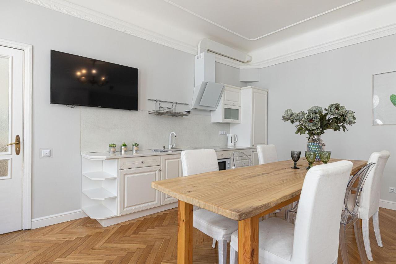 Modern History Apartment Talin Exterior foto